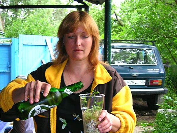Natali с подарком из Петрозаводска - Самый лучший полироль для растений - пиво! Это знают все наши форумчане! :)